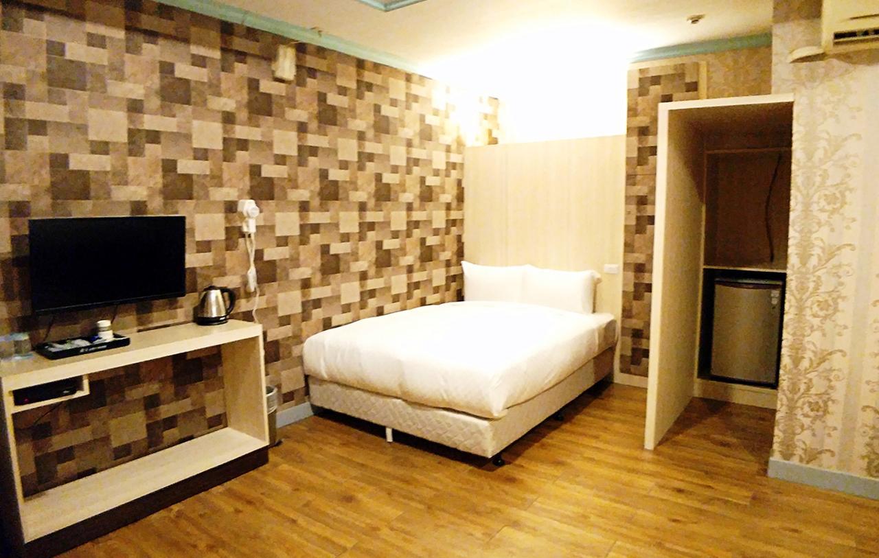Flower Motel Chiayi Extérieur photo